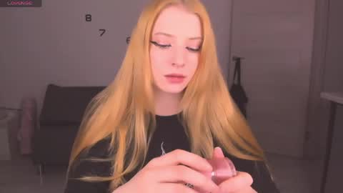 Snapshot of just_jessy_meow chatting on June 3, 8:14 pm JESSY online show from June 3, 8:14 pm