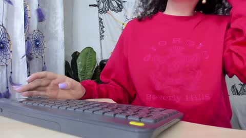 Snapshot of just_katiex chatting on February 6, 12:43 am Sofia online show from February 6, 12:43 am