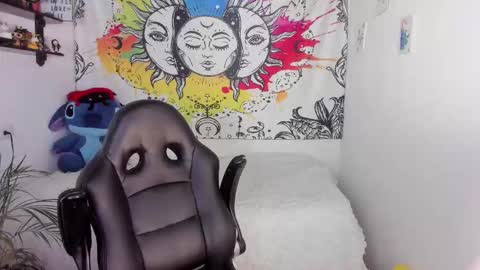 Snapshot of just_katiex chatting on January 7, 10:12 pm Sofia online show from January 7, 10:12 pm