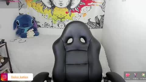 Snapshot of just_katiex chatting on February 3, 6:35 pm Sofia online show from February 3, 6:35 pm