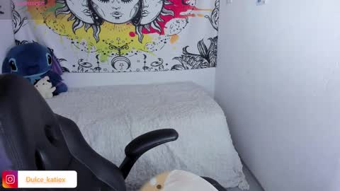 Snapshot of just_katiex chatting on February 8, 12:03 am Sofia online show from February 8, 12:03 am