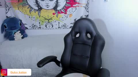 Snapshot of just_katiex chatting on February 8, 1:03 pm Sofia online show from February 8, 1:03 pm