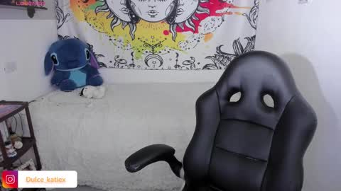 Snapshot of just_katiex chatting on February 10, 7:07 pm Sofia online show from February 10, 7:07 pm