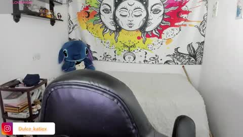 Snapshot of just_katiex chatting on February 14, 12:24 pm Sofia online show from February 14, 12:24 pm