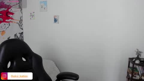Snapshot of just_katiex chatting on February 15, 1:09 pm Sofia online show from February 15, 1:09 pm
