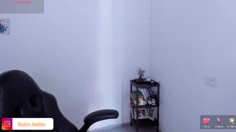 Snapshot of just_katiex chatting on February 18, 4:25 pm Sofia online show from February 18, 4:25 pm