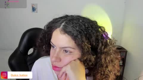 Snapshot of just_katiex chatting on February 22, 12:01 am Sofia online show from February 22, 12:01 am
