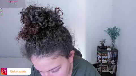 Snapshot of just_katiex chatting on March 18, 5:38 pm Sofia online show from March 18, 5:38 pm