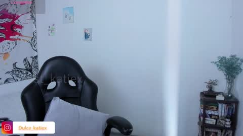 Snapshot of just_katiex chatting on March 23, 4:11 pm Sofia online show from March 23, 4:11 pm