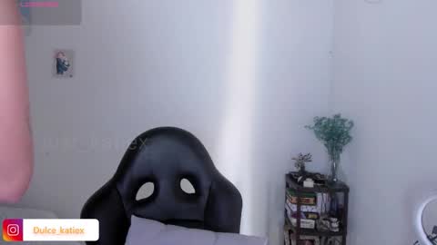 Snapshot of just_katiex chatting on March 25, 6:03 pm Sofia online show from March 25, 6:03 pm