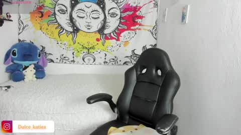 Snapshot of just_katiex chatting on April 1, 1:34 pm Sofia online show from April 1, 1:34 pm
