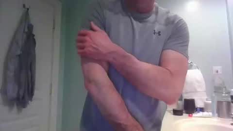 justanotherdadbod2025 online show from February 19, 3:35 am