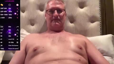 Snapshot of justavoyeurhere chatting on September 26, 8:40 am Michael online show from September 26, 8:40 am