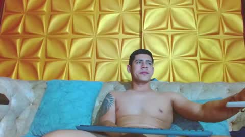 Justin 21cm online show from January 18, 8:10 am