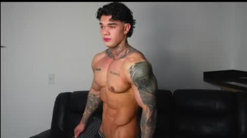 Snapshot of justin_clark1 chatting on July 19, 12:47 am justin clark1 online show from July 19, 12:47 am