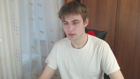 Snapshot of justin_hellboy chatting on December 30, 9:16 am Justin online show from December 30, 9:16 am