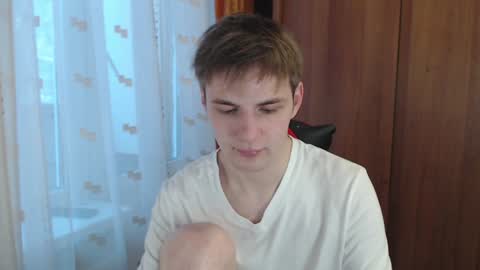 Snapshot of justin_hellboy chatting on January 4, 9:43 am Justin online show from January 4, 9:43 am