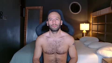 Snapshot of justin_hton chatting on March 7, 9:29 am Justin online show from March 7, 9:29 am