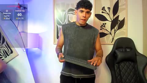 justin_payn14 online show from March 26, 2:44 pm