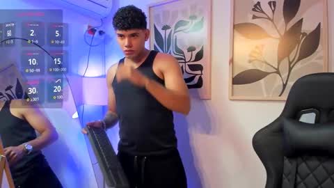 justin_payn14 online show from March 28, 12:16 pm