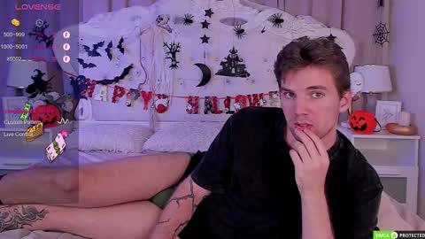 Snapshot of justin_reed chatting on October 15, 4:29 pm Arthur online show from October 15, 4:29 pm