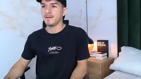 Snapshot of justin_spencer chatting on December 1, 7:41 pm Justin online show from December 1, 7:41 pm