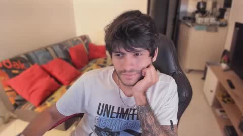 Snapshot of justin_stark1 chatting on October 25, 11:32 pm Diego online show from October 25, 11:32 pm