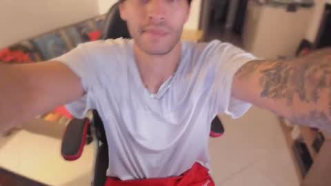 Snapshot of justin_stark1 chatting on November 4, 10:42 pm Diego online show from November 4, 10:42 pm