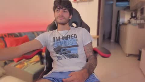 Snapshot of justin_stark1 chatting on November 12, 10:09 pm Diego online show from November 12, 10:09 pm