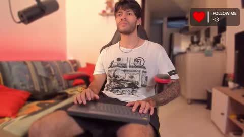 Snapshot of justin_stark1 chatting on November 27, 10:23 pm Diego online show from November 27, 10:23 pm