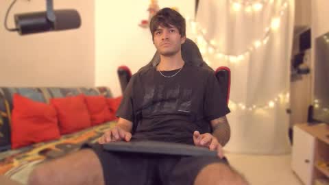 Snapshot of justin_stark1 chatting on December 16, 12:04 am Diego online show from December 16, 12:04 am