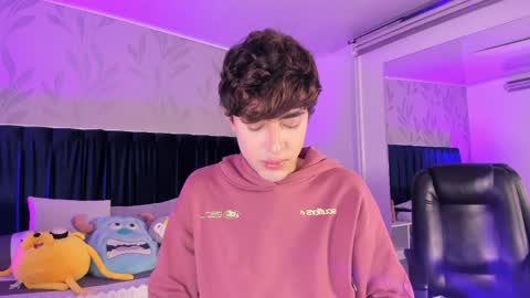 Justin online show from April 9, 12:43 am