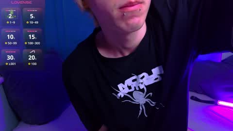 justTEEN online show from April 9, 10:31 am