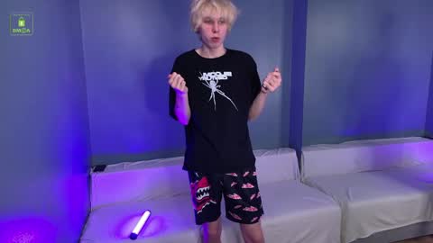 justTEEN online show from April 10, 10:31 am