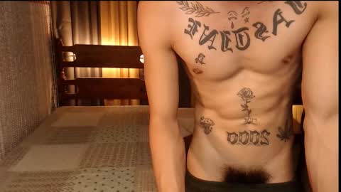 justine_hunk online show from March 4, 8:35 am