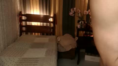 justine_hunk online show from March 1, 4:36 am