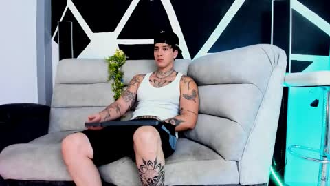 Snapshot of justinfuller_31 chatting on October 11, 7:12 pm justinfuller_31 online show from October 11, 7:12 pm