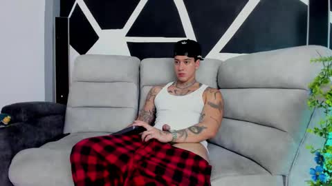 Snapshot of justinfuller_31 chatting on November 8, 4:51 pm justinfuller_31 online show from November 8, 4:51 pm