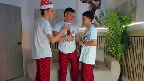 Snapshot of justingtime21 chatting on November 28, 5:54 am justingtime21 online show from November 28, 5:54 am