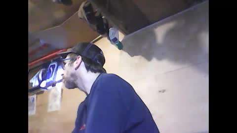 Snapshot of justinjerksit chatting on December 13, 6:05 pm justinjerksit online show from December 13, 6:05 pm