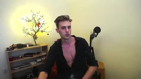 Hologram Guy online show from July 11, 12:19 pm