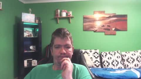 Snapshot of justme_19830331 chatting on December 7, 6:26 pm Justme online show from December 7, 6:26 pm