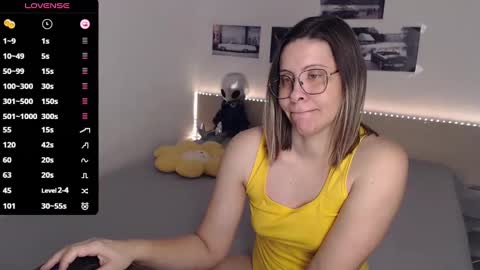 Julie online show from February 3, 4:57 am