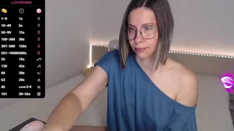 Julie online show from July 17, 4:08 am
