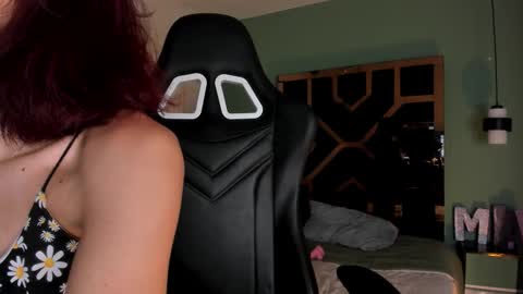 Mia online show from March 3, 3:34 am