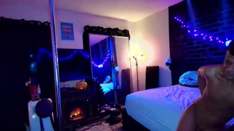 Snapshot of justwannalookgood4ya chatting on December 9, 6:46 pm Eetantungfuk Mias online show from December 9, 6:46 pm