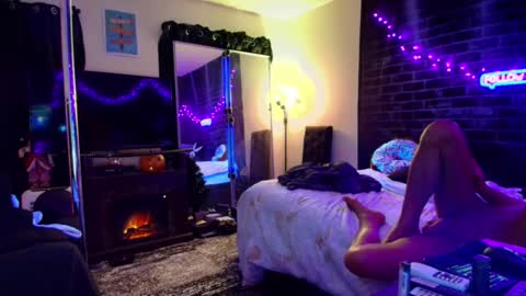 Snapshot of justwannalookgood4ya chatting on December 10, 9:55 am Eetantungfuk Mias online show from December 10, 9:55 am