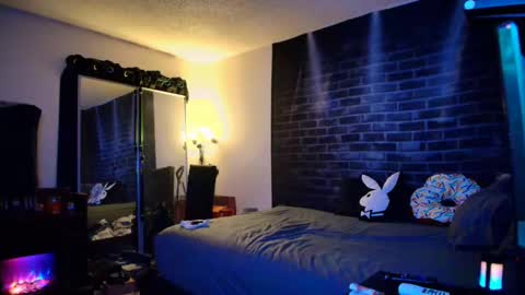 Snapshot of justwannalookgood4ya chatting on December 13, 11:23 am Eetantungfuk Mias online show from December 13, 11:23 am