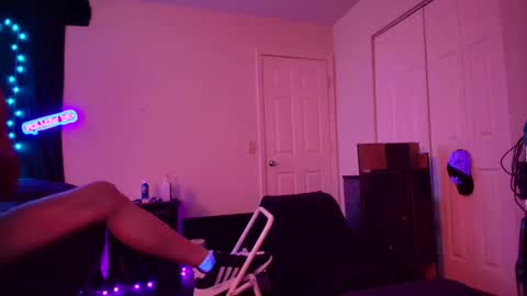 Snapshot of justwannalookgood4ya chatting on February 1, 7:15 am Eetantungfuk Mias online show from February 1, 7:15 am