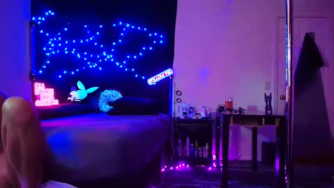 Snapshot of justwannalookgood4ya chatting on February 8, 10:29 pm Eetantungfuk Mias online show from February 8, 10:29 pm